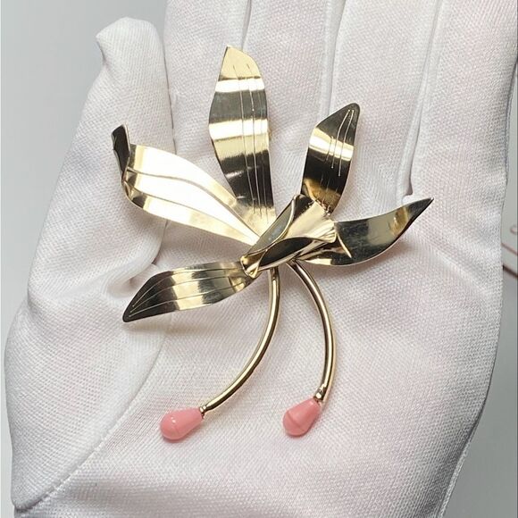 Carolina Herrera Goldtone Flower Earrings - Picture 5 of 9